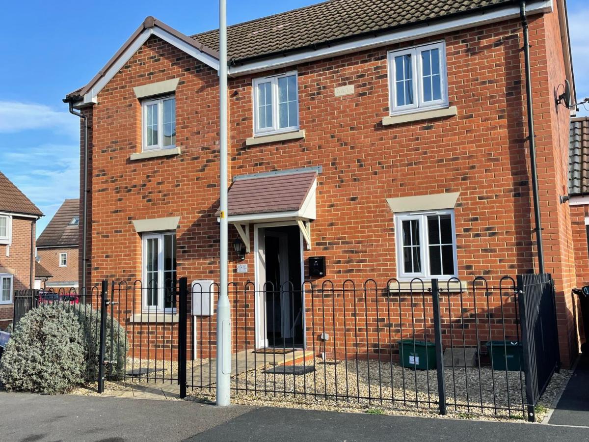 Stunning Large Detached Gloucester, 4 Beds, 3 Bedroom, 2 Bathroom Property, Nr Chelt, The Docks And Quays Sleeps 6 Eksteriør billede