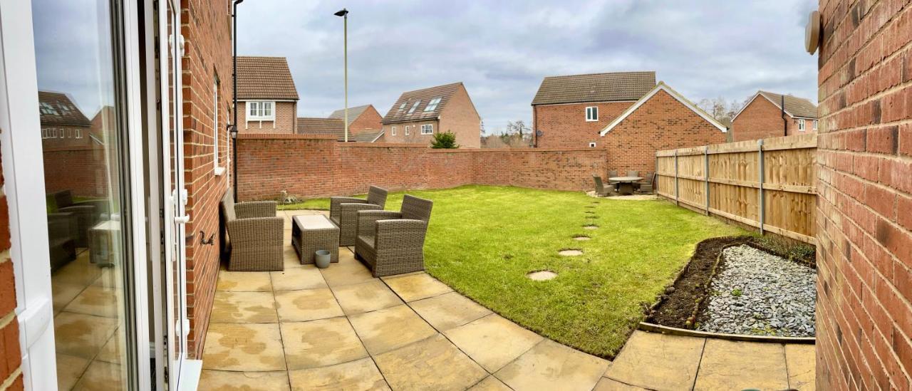 Stunning Large Detached Gloucester, 4 Beds, 3 Bedroom, 2 Bathroom Property, Nr Chelt, The Docks And Quays Sleeps 6 Eksteriør billede