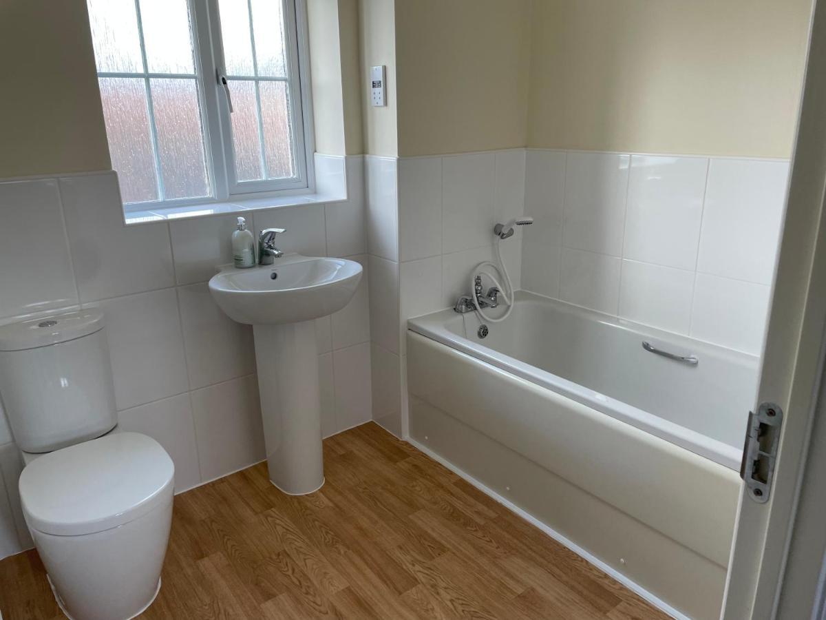 Stunning Large Detached Gloucester, 4 Beds, 3 Bedroom, 2 Bathroom Property, Nr Chelt, The Docks And Quays Sleeps 6 Eksteriør billede