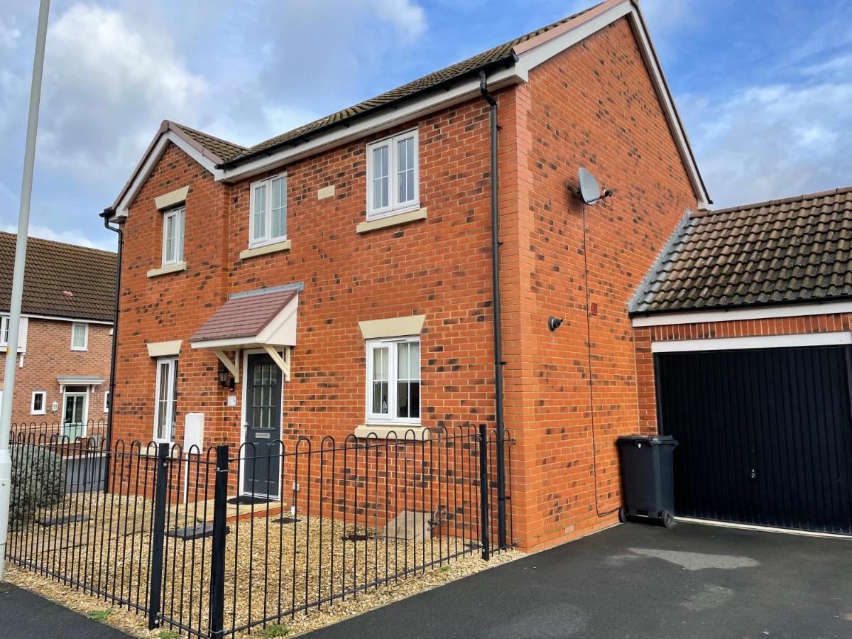 Stunning Large Detached Gloucester, 4 Beds, 3 Bedroom, 2 Bathroom Property, Nr Chelt, The Docks And Quays Sleeps 6 Eksteriør billede