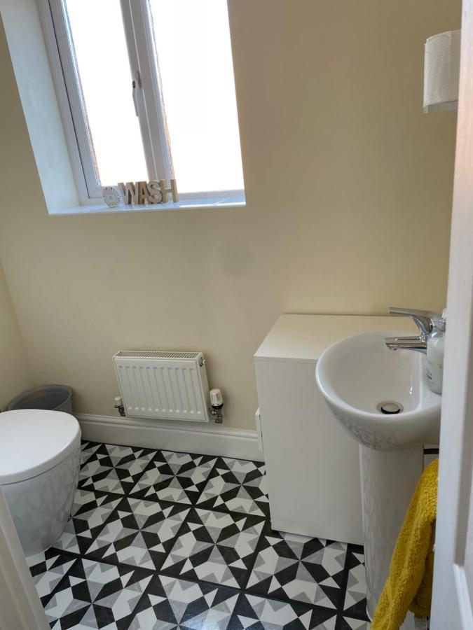 Stunning Large Detached Gloucester, 4 Beds, 3 Bedroom, 2 Bathroom Property, Nr Chelt, The Docks And Quays Sleeps 6 Eksteriør billede
